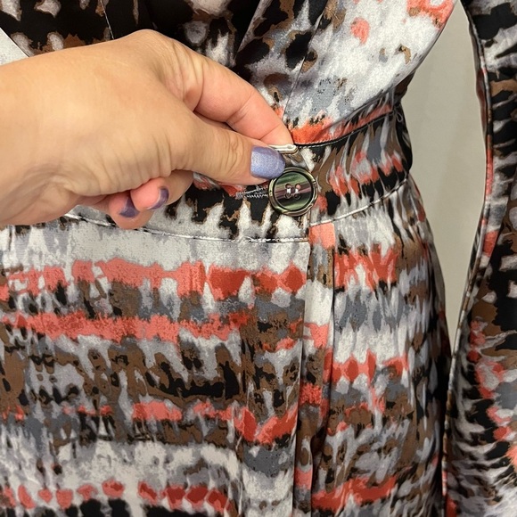 See U Soon Women's A-Line Faux Wrap Midi Dress w/Long Sleeves in Gray & Coral S - Picture 4 of 10